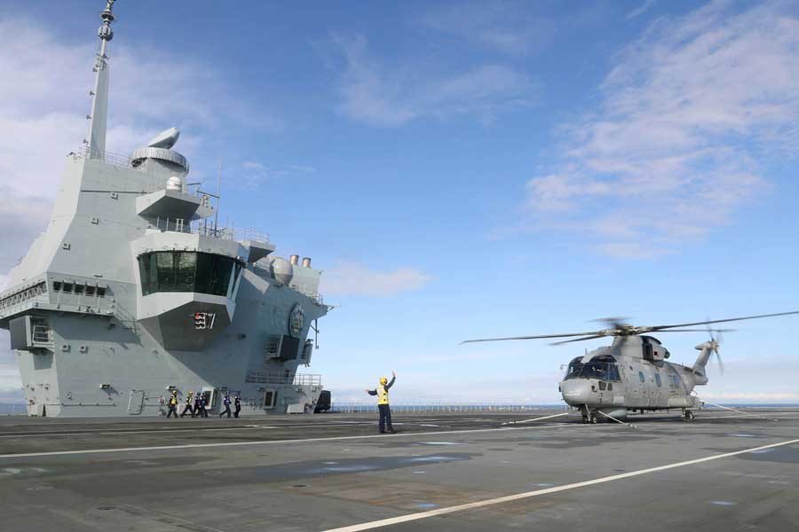 Prince-of-Wales-aircraft-carrier-Royal-Navy-Rosyth