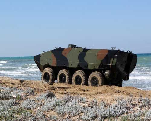 amphibious-combat-vehicle-US-Marines-Iveco