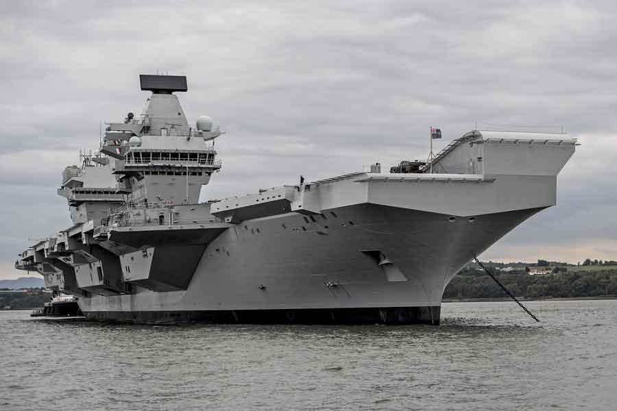HMS-Queen-Elizabeth-Royal-Navy-commissoning