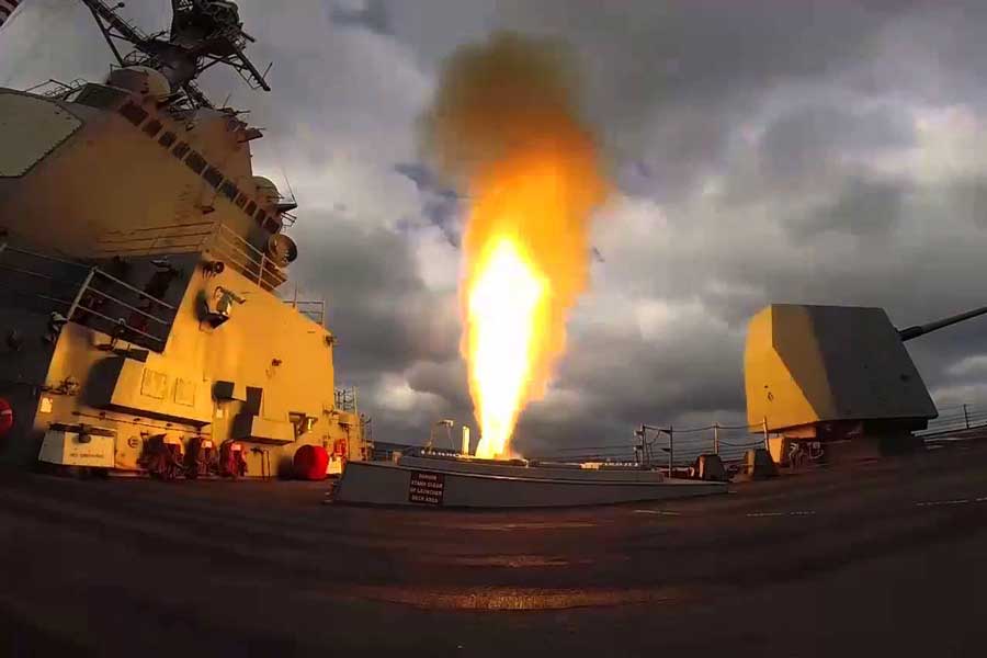 US-defends-itself-against-Yemeni-missiles