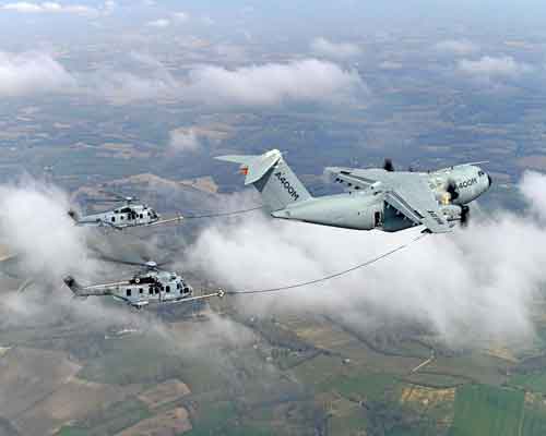 Airbus-A400M-aerial-refuelling-French-Air-Force-H225M-helicopters